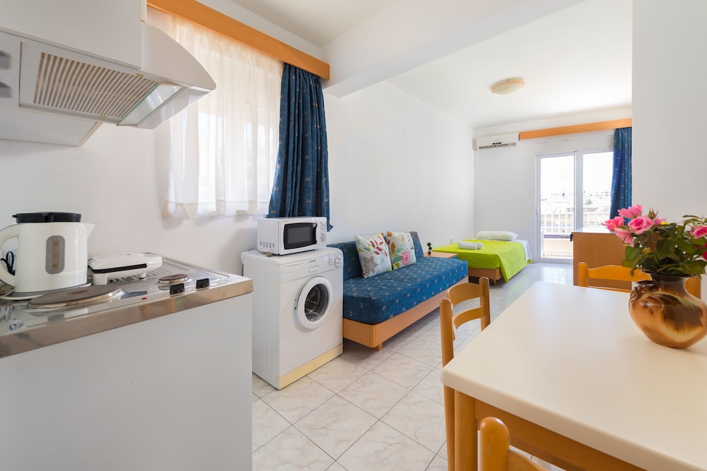 Yiannis Apartments