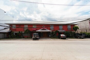 RedDoorz Plus near Abreeza Mall Davao