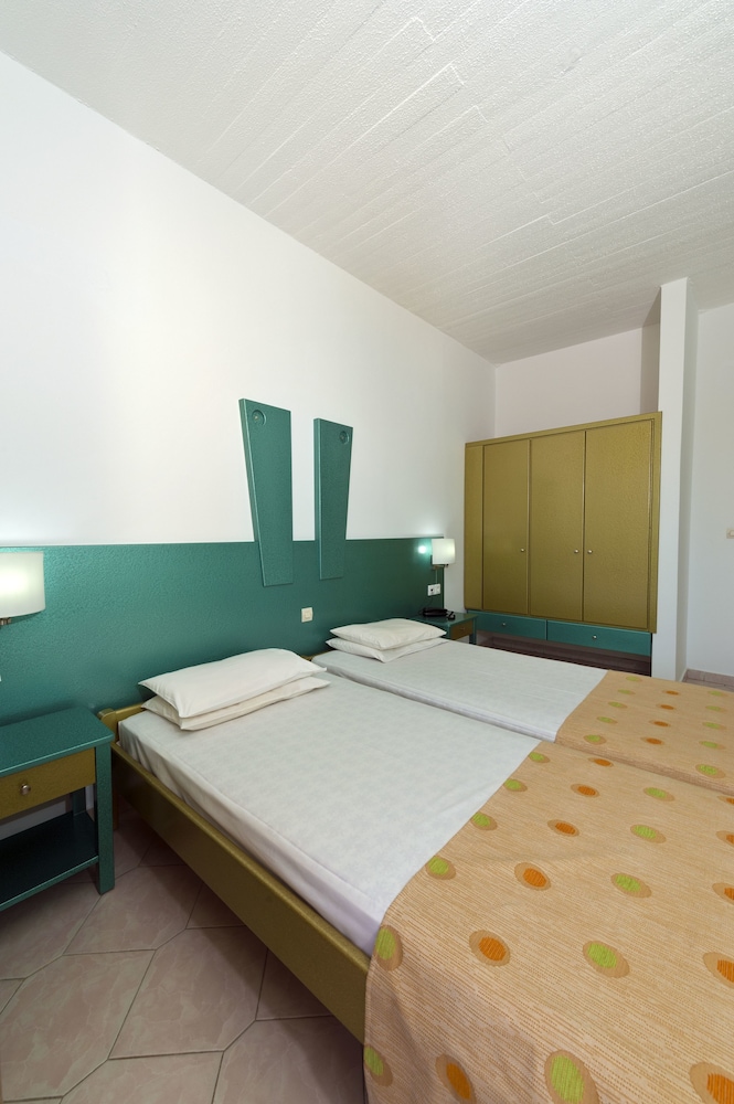 Trianta Hotel Apartmentos