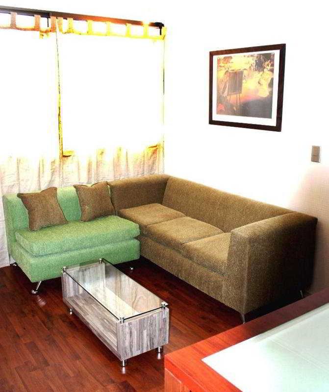 Amistar Apartments