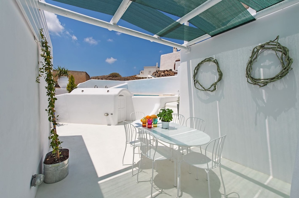 EMPORIO CYCLADIC TERRACE