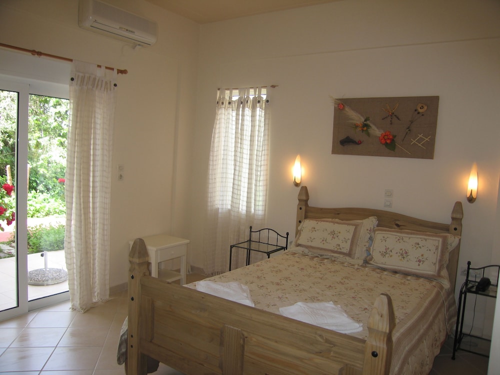 New Kydonia Suites & Studios 