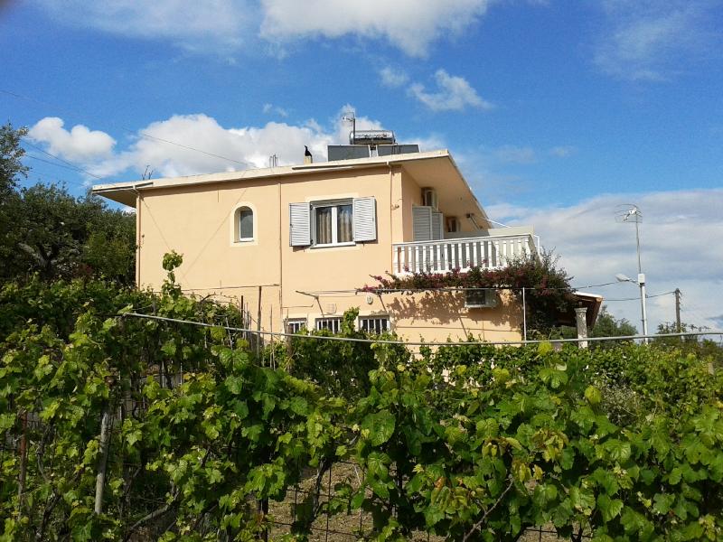 Apostolos & Eleni Family Apartments