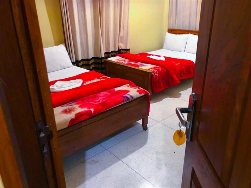 Yoho Eastern Inn and Hostel