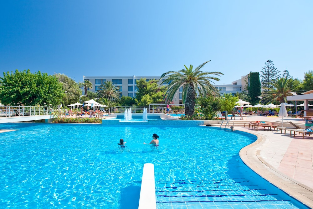 Caravia Beach Hotel