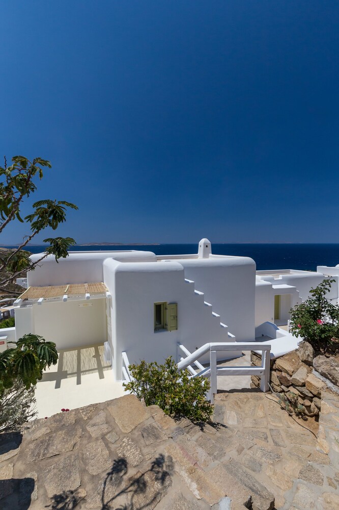 LYRA VILLAS MYKONOS