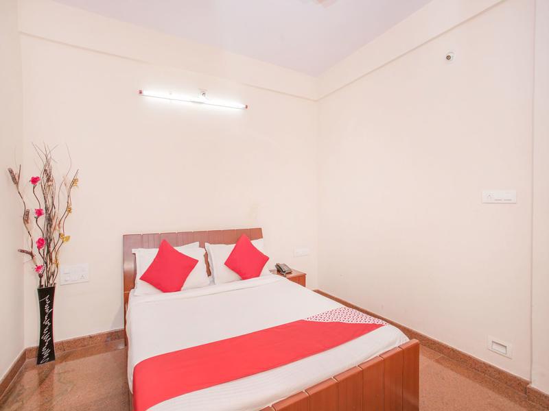 OYO 9702 Hebbal