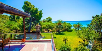 Malt BeachFront Villa Chalkidiki, Chalkidiki Гърция