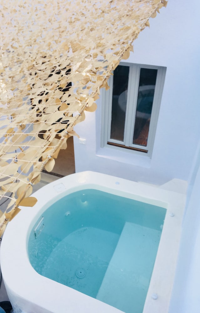 The Muse Of Santorini - Jacuzzi Suites