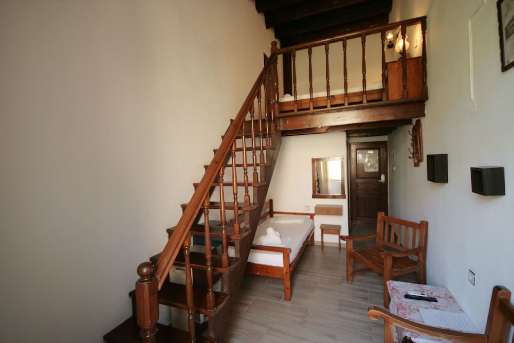 CHANIA ROOMS