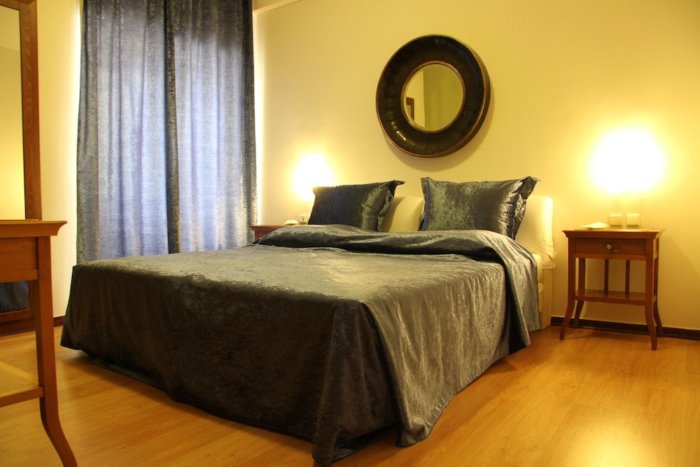 Andromeda Suites Apartments 3 *
