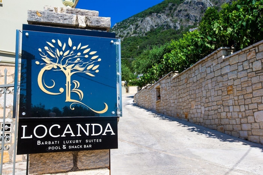 LOCANDA BARBATI APARTMENTS