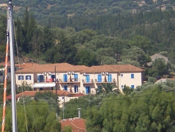 Nostos Hotel