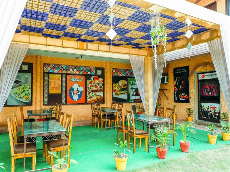 OYO 13935 Party House