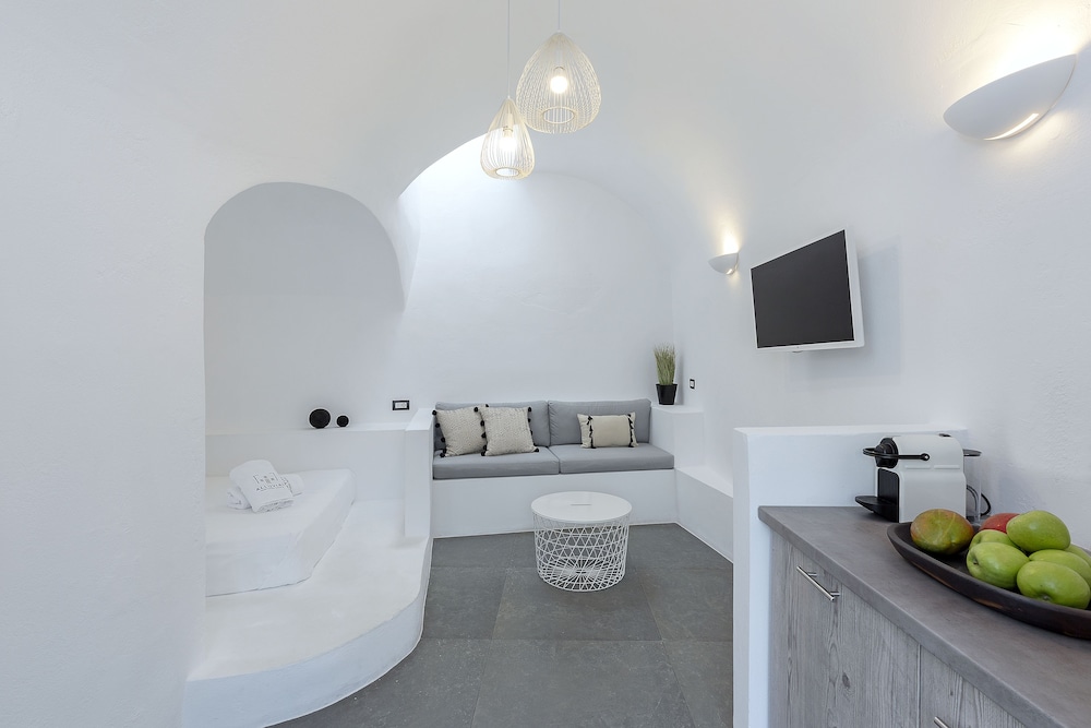 Alluvial Santorini Suites 2 *