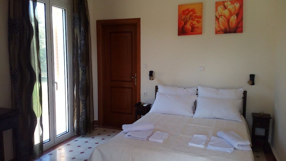 AnthosGuestHouses 2 *