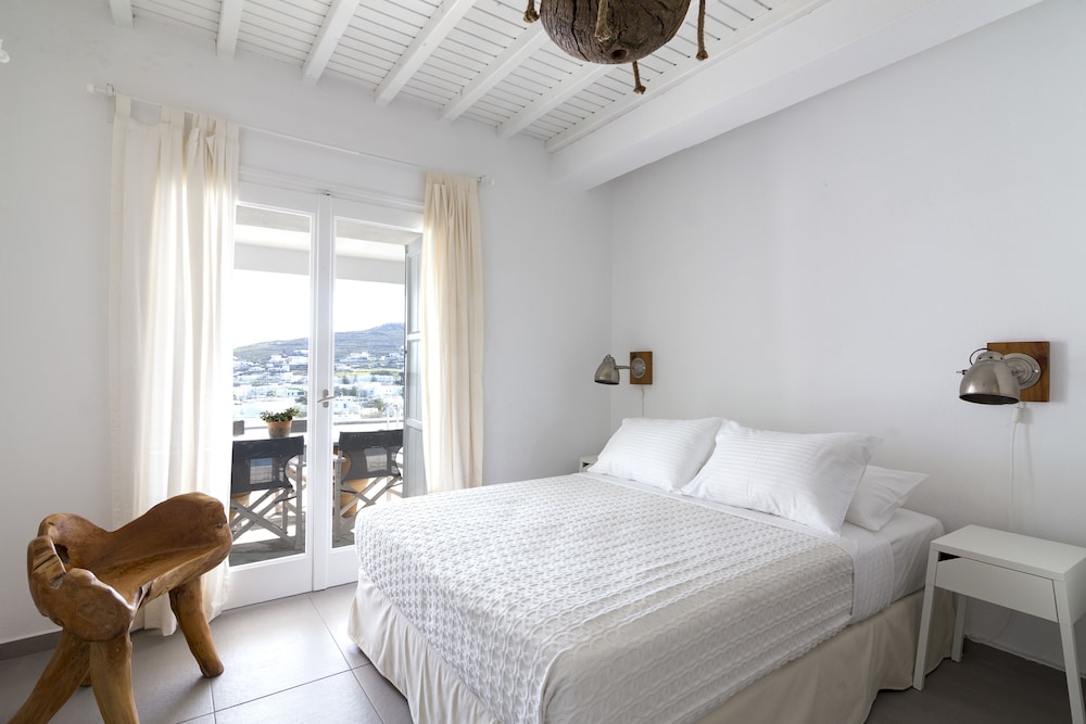 AMPERIAN MYKONOS SUITES