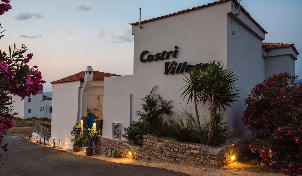 Castri Village 4 *